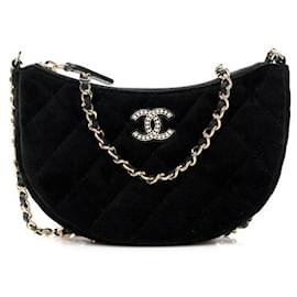 Borsa Hobo Chanel in Velluto Nero con Catena di Cristalli