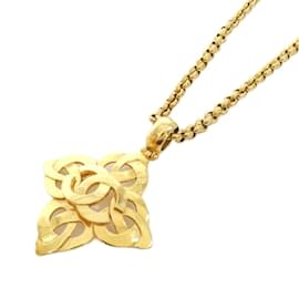Collana Chanel oro con pendente