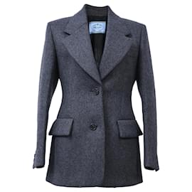 Blazer grigio in lana a spina di pesce di Prada con tasche