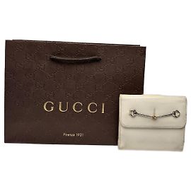 Vintage Gucci Geldbörse aus lackiertem Leder weiß