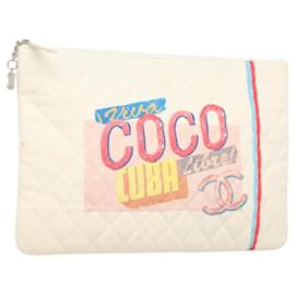 CHANEL Matelassé Clutch Tasche Canvas Weiß Silber CC Auth bs27077V