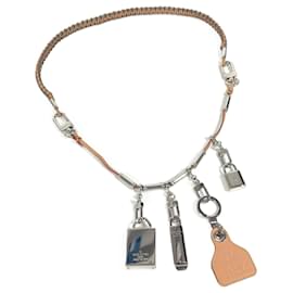 Collier avec cadenas en titane logo Monogram Louis Vuitton