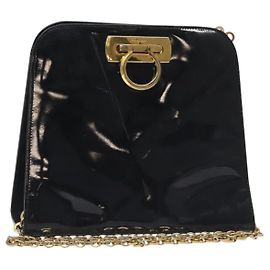 Gancini Chain Schultertasche von Salvatore Ferragamo Emaille Schwarz Gold Auth 128633