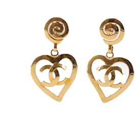 CHANEL - Orecchini vintage in metallo dorato con cuore CC di Chanel