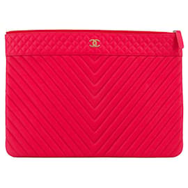 CHANEL - Clutch Chanel in pelle caviar rossa a zigzag