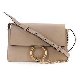 CHLOÉ - Chloé Faye PM Schultertasche aus taupe genarbtem Leder