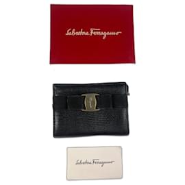 Salvatore Ferragamo Ribbon Vara Geldbörse aus schwarzem Leder