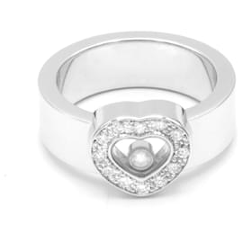 Anello Chopard modello "Happy Diamonds".