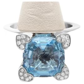 Anello Chopard in oro bianco con topazio blu e diamanti