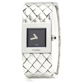 Chanel-Uhr aus der Matelassée-Kollektion aus Stahl