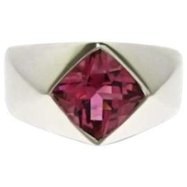 Anillo Chanel de oro blanco 18K con granate talla 50