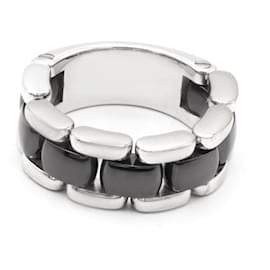 Anillo Chanel, modelo "Ultra".