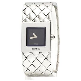 Chanel-Uhr aus der Matelassée-Kollektion aus Stahl
