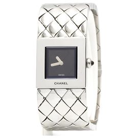 Chanel-Uhr aus der Matelassée-Kollektion aus Stahl