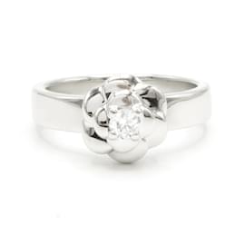 Anillo Chanel Camelia en oro blanco 18K y diamante