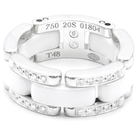 Anillo Chanel, modelo "Ultra".