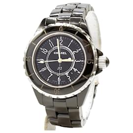 Chanel J12 Uhr aus schwarzer Keramik