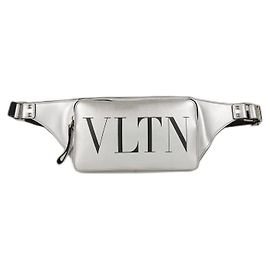 Marsupio metallico grigio VLTN di Valentino