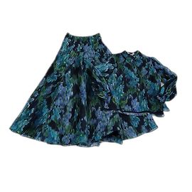 Blouse à manches bouffantes en imprimé abstrait multicolore Carolina Herrera & Pantalons palazzo