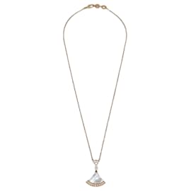 Bulgari Collana Divas' Dream in oro rosa 18K, madreperla e diamanti Bvlgari