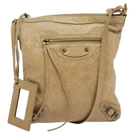 Balenciaga Bolso de hombro plano clásico de cuero beige Auth bs27986