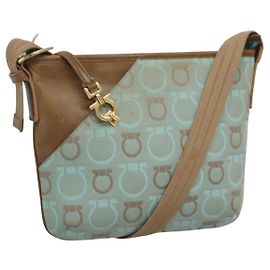 Bolsa de Ombro Gancini Salvatore Ferragamo em Lona Azul Claro Ouro Auth fm4454