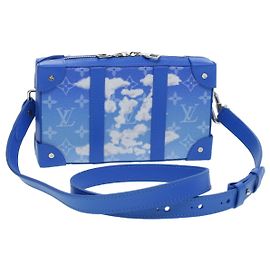 LOUIS VUITTON Monogram Clouds Soft Trunk Wallet Bolso de Hombro M45432 Auth 43567S