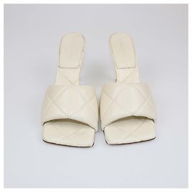 Sandali con tacco Lido bianchi Bottega Veneta
