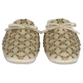 Miu Miu Pantofole Basse Beige con Fiocco di Perline