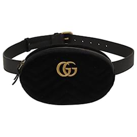 Belt bag GG Marmont in velluto nero matelassé Gucci
