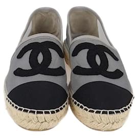 Ballerine Chanel in rete grigia/nera con punta CC