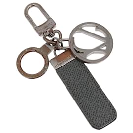 LOUIS VUITTON Taiga Porte Cles Neo LV Club Charm Gray M00034 LV Auth 135588 - Louis Vuitton