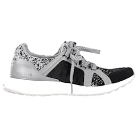 Autre Marque Ultraboost Sneakers von Adidas by Stella McCartney aus schwarzem Nylon
