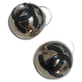 Orecchini Chanel in metallo nero e oro