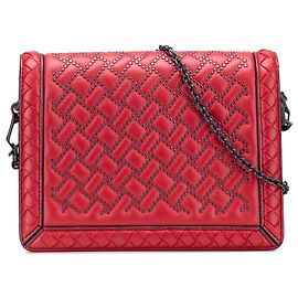 Bottega Veneta Sac à bandoulière Montebello Microstud Intrecciato en Nappa Rouge