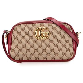 Gucci Pequeño Bolso Cruzado Matelassé GG Marmont Marrón