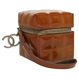 POCHETTE CUBE CHANEL CHOCO BAR Pelle verniciata Marrone Argento CC Auth mr1474