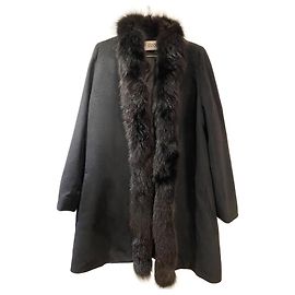 Autre Marque Cappotto nero in lana di angora e cashmere con bordi in pelliccia