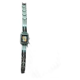 Gucci Armbanduhr aus Stahl Silber