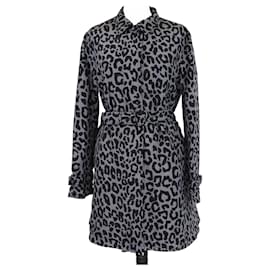 Cappotto trench imbottito grigio/nero con stampa leopardata di Prada
