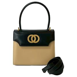 Céline Borsa in pelle di vitello con hardware logo circolare Celine