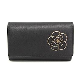 Funda de llaves de cuero para mujer Camelia de Chanel