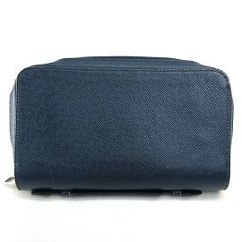 Louis Vuitton Taiga Zippy XL Clutch Bag