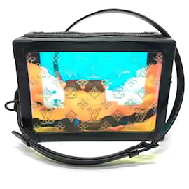 Borsa a Spalla Soft Trunk Monogram Prism di Louis Vuitton