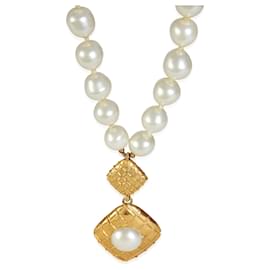 Collana vintage in perle finte placcata oro di Chanel