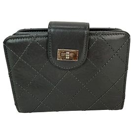 Portafoglio compatto con zip 2.55 Reissue in pelle di vitello invecchiata grigia Chanel