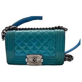 Chanel Boy Handtasche blau Lackleder