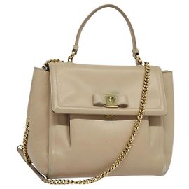 Borsa a mano Vala in pelle 2 in 1 beige e oro Auth BA4303 di Salvatore Ferragamo
