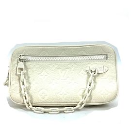 Pochette Volga Monogram Empreinte Louis Vuitton