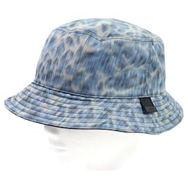 Bucket Hat aus upcyceltem Stoff mit Adriatic-Druck von Dior Parley